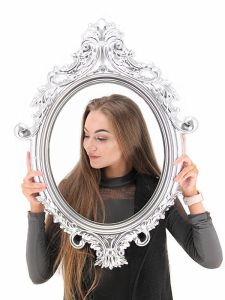 Large Size Silver Colour Antique Style Oval Posing Frame