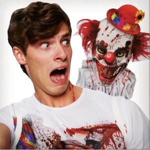Pennywise Clown 'Selfie’ T-Shirt Halloween Costume