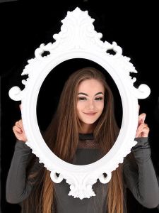 Large Size White Colour Antique Style Oval Posing Frame